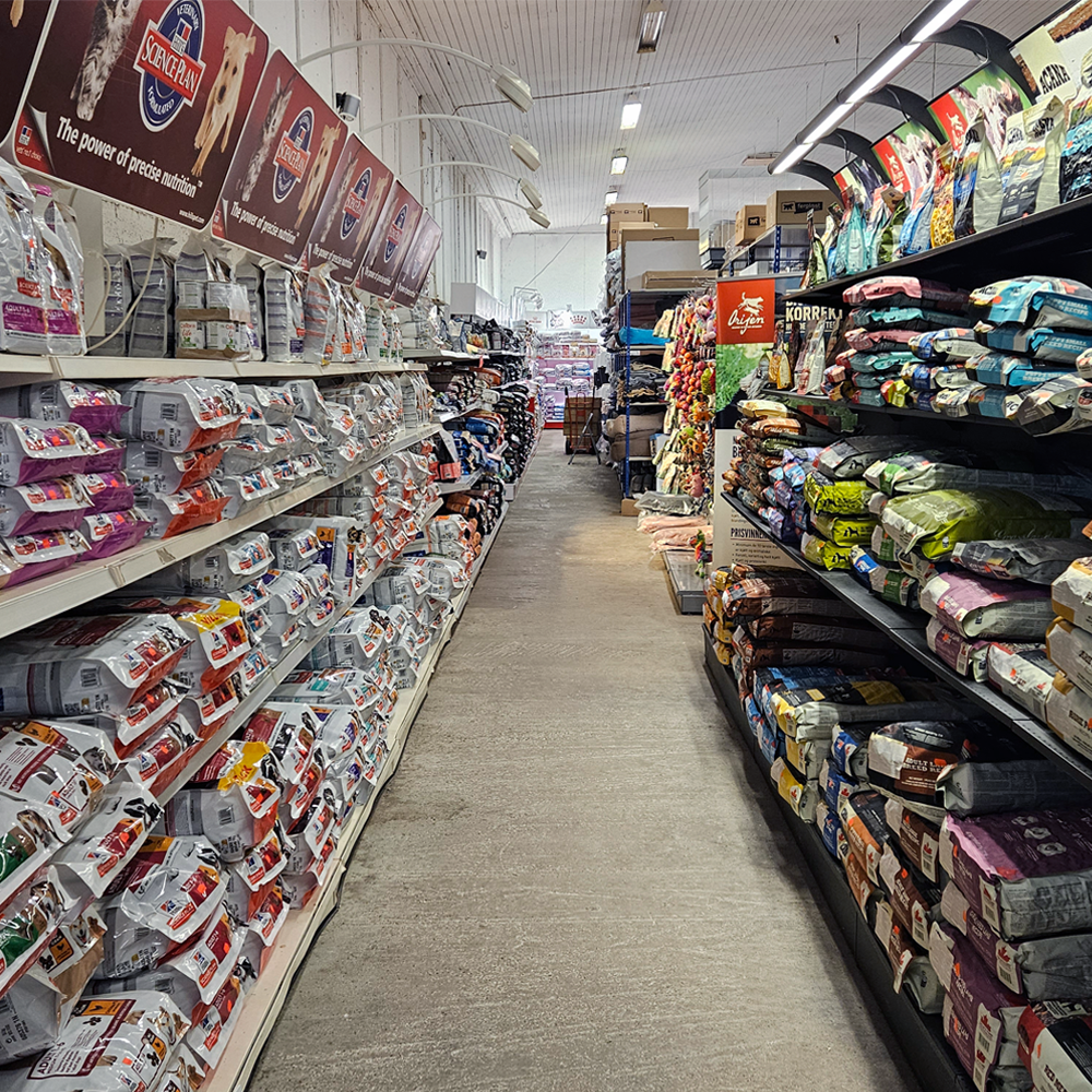 Veldig stort utvalg av mat til hund og katt